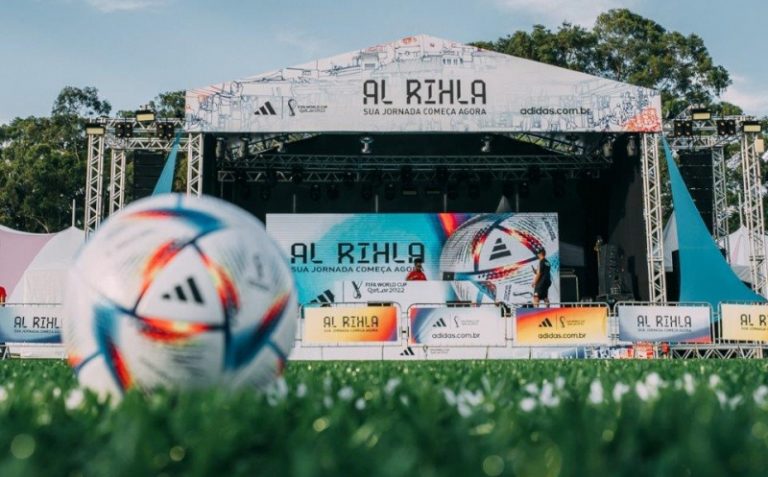 Adidas vai levar fãs de futebol à Copa do Catar