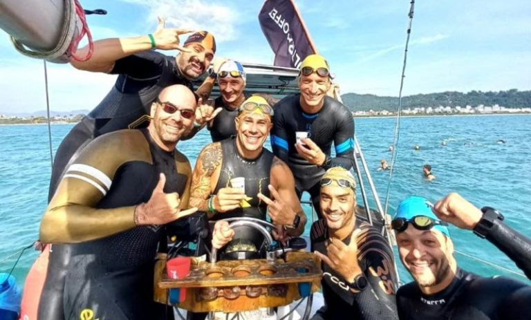 Ultracoffee ativa marca no Ironman com ‘coffe boat’