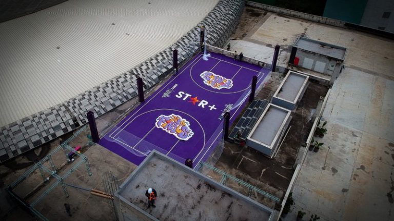Star+ e ESPN constroem quadra de basquete em rooftop