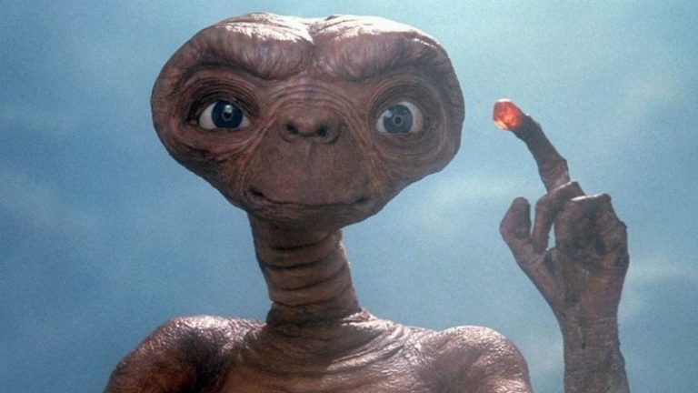 Universal leva o público a mergulhar no filme E.T.