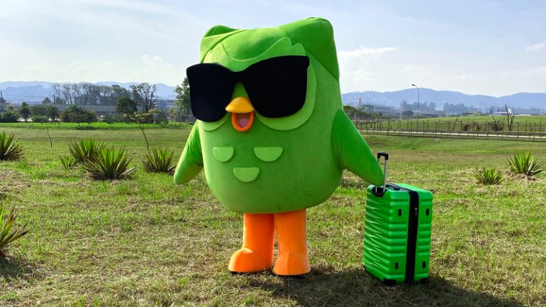 Duolingo faz ações live com seu mascote