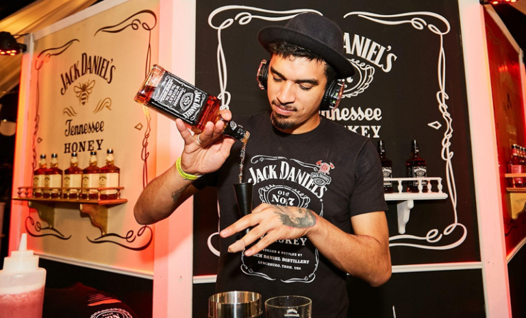 Jack Daniel’s marca presença Bar Convent SP