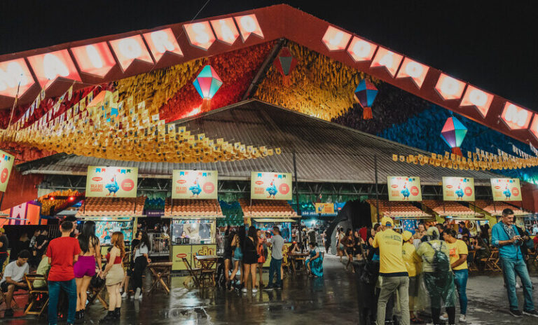 Batux desenvolve ações em festas juninas