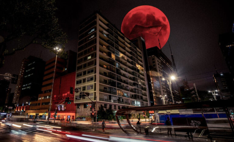 Super Lua vermelha aparece no céu de São Paulo