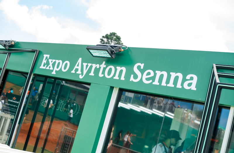 Ativação homenageia Ayrton Senna durante GP de Fórmula 1 em SP - Live