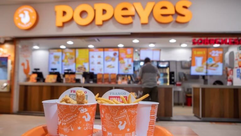 Popeyes irá distribuir mini filés para pessoas baixinhas