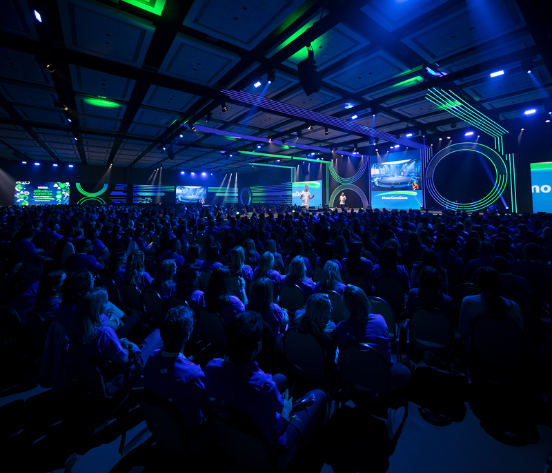 Já para a Nestlé, a agência de Live Marketing organizou cinco convenções diferentes dentro de um único evento, cada uma comunicando as mensagens e objetivos de diferentes marcas. 