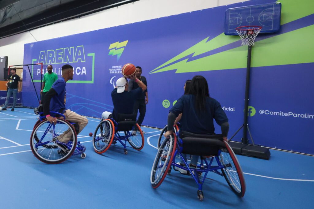 O Parque Ibirapuera, em São Paulo, está sendo palco de uma experiência única e gratuita para os amantes do esporte, com a transmissão ao vivo dos Jogos Paralímpicos de Paris 2024. A iniciativa da arena paralímpica é uma parceria entre a Braskem, maior produtora de resinas termoplásticas das Américas, e o Comitê Paralímpico Brasileiro (CPB).