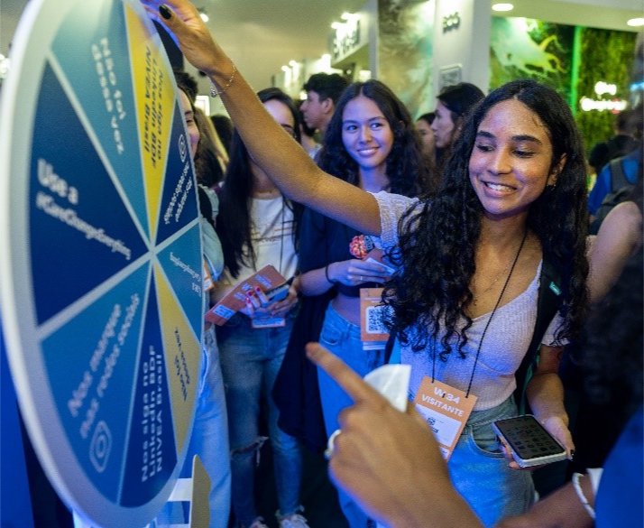 A Beiersdorf, empresa por trás de marcas renomadas como NIVEA e Eucerin, participou ativamente da 34ª edição do Workshop Integrativo, consolidando sua presença como uma das principais empresas a buscar novos talentos no mercado. O evento, organizado pela Poli Júnior, aconteceu nos dias 21 e 22 de agosto no campus da Universidade de São Paulo (USP).