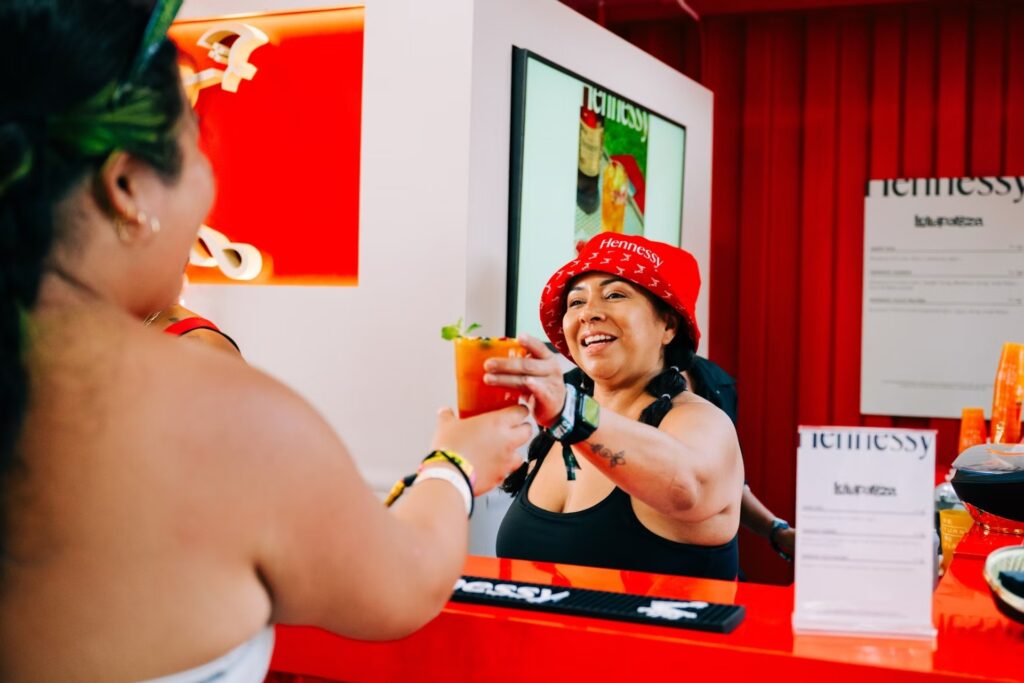 A Hennessy realizou sua primeira ativação de marca no Lollapalooza deste ano com o Hennessy Highline.