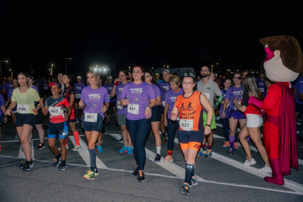 Os amantes da corrida já podem se preparar para mais uma edição da Night Run Floripa Airport. O evento, que promete uma experiência única e desafiadora, acontecerá no dia 21 de setembro de 2023, no interior do Aeroporto Internacional de Florianópolis. As inscrições estão abertas e podem ser feitas pelo site da Ticket Sports.