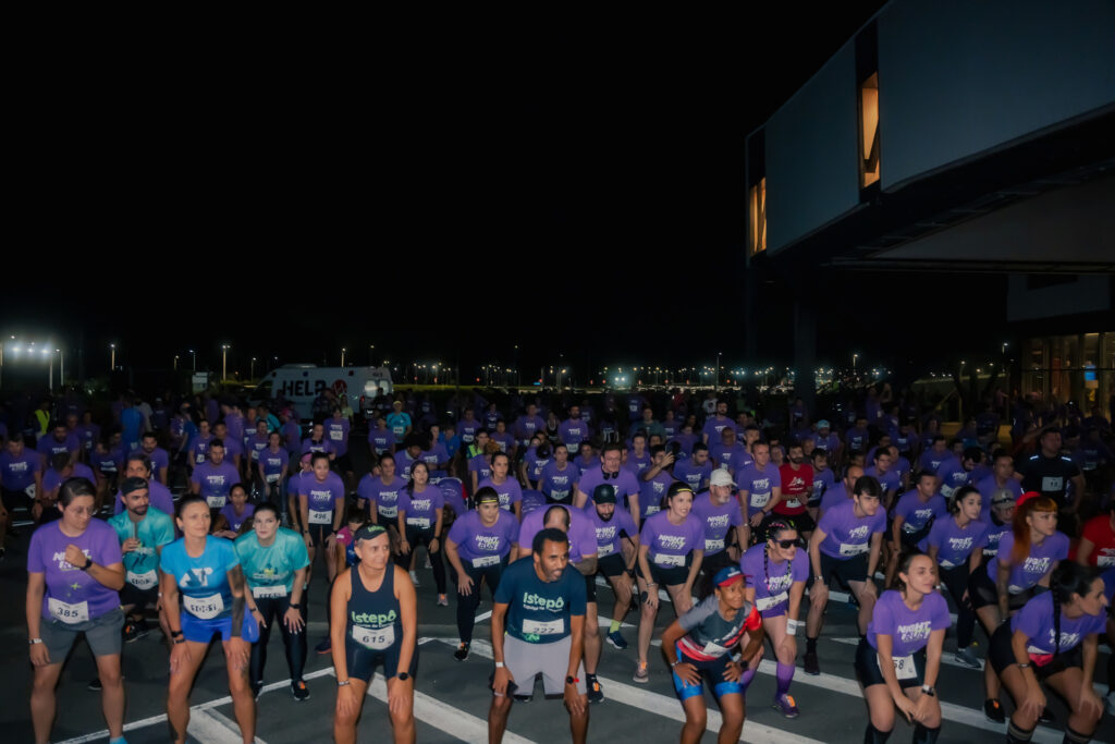 Os amantes da corrida já podem se preparar para mais uma edição da Night Run Floripa Airport. O evento, que promete uma experiência única e desafiadora, acontecerá no dia 21 de setembro de 2023, no interior do Aeroporto Internacional de Florianópolis. As inscrições estão abertas e podem ser feitas pelo site da Ticket Sports.