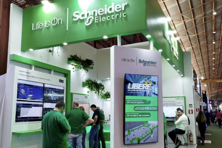 Schneider Electric brilha na Fenasucro & Agrocana com projeto cenográfico criado pela R8 Live