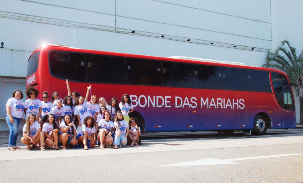 Em uma ação que celebrou a brasilidade e a paixão por música, a Havaianas reuniu 25 mulheres com o nome de Mariah, em referência à famosa cantora, para um dia especial no Rock in Rio. O "Bonde das Mariahs", realizado no último dia do festival, marcou o lançamento da coleção especial da marca em parceria com o evento.