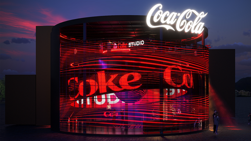 A Coca-Cola, parceira de longa data do Rock in Rio, retorna à Cidade do Rock em 2024 para celebrar os 40 anos do festival. Neste ano, a marca traz diversas novidades para os fãs, como latas personalizadas de edição limitada, o Coke Studio com experiências exclusivas e uma parceria com Jão e Luísa Sonza.