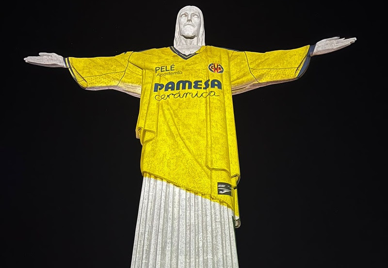 Em um evento histórico que uniu futebol, cultura e internacionalização, o Cristo Redentor, um dos símbolos mais reconhecidos do Brasil, localizado no Rio de Janeiro, foi palco de uma parceria inédita entre a Pelé Academia e o Villarreal CF. Na noite de 12 de setembro, foi realizada uma ativação no monumento, que foi iluminado com a camisa do Villareal, na primeira ação do tipo com um clube da Europa, e marcando a assinatura de um acordo que promete revolucionar o futebol de base brasileiro.
