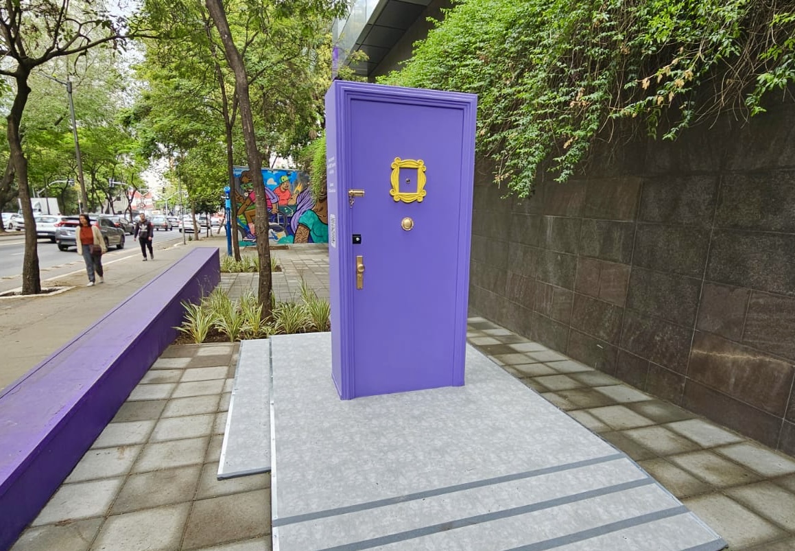 Nubank traz experiência Friends para o Brasil e invade São Paulo