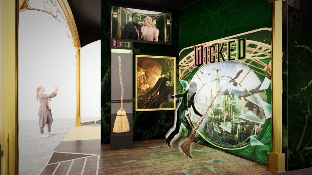 Uma das estreias mais aguardadas do ano, o musical Wicked, chega ao Rock in Rio 2024 de forma mágica e colorida. A Universal Pictures preparou uma experiência única para os fãs: o espaço interativo “Todos podem voar” que transportará o público para o universo encantado do filme.