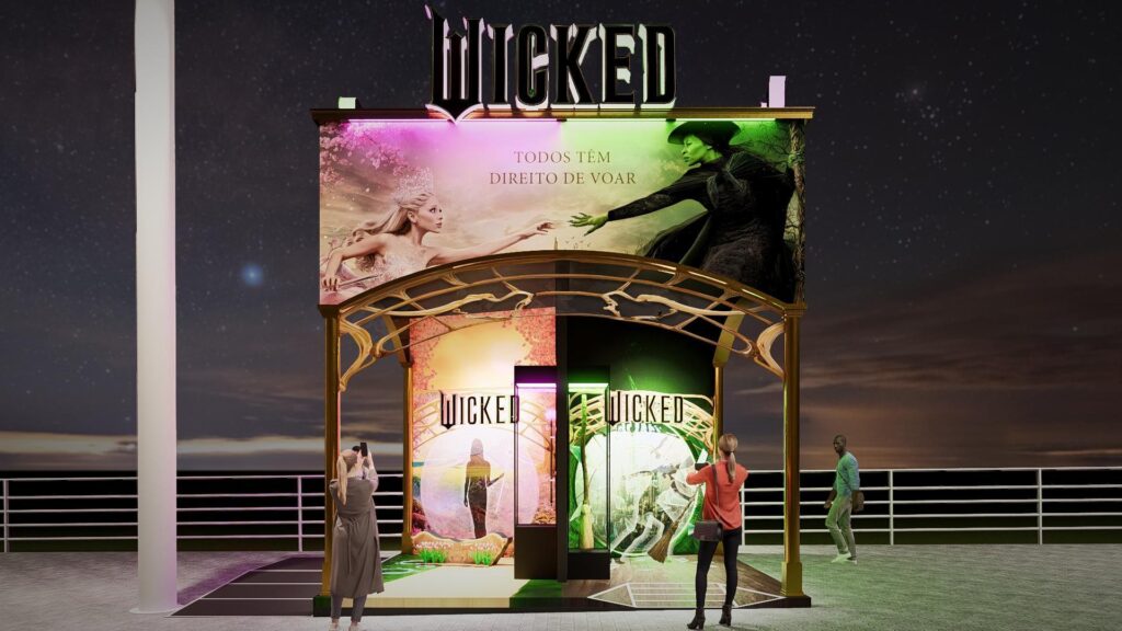 Uma das estreias mais aguardadas do ano, o musical Wicked, chega ao Rock in Rio 2024 de forma mágica e colorida. A Universal Pictures preparou uma experiência única para os fãs: o espaço interativo “Todos podem voar” que transportará o público para o universo encantado do filme.