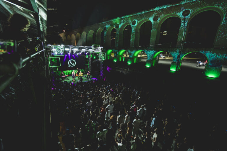 WhatsApp Private Sessions acontece nos Arcos da Lapa com show exclusivo e produção da Agência Haute