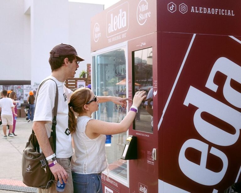 aLeda celebra 18 anos e leva vending machine inédita ao Coala Festival