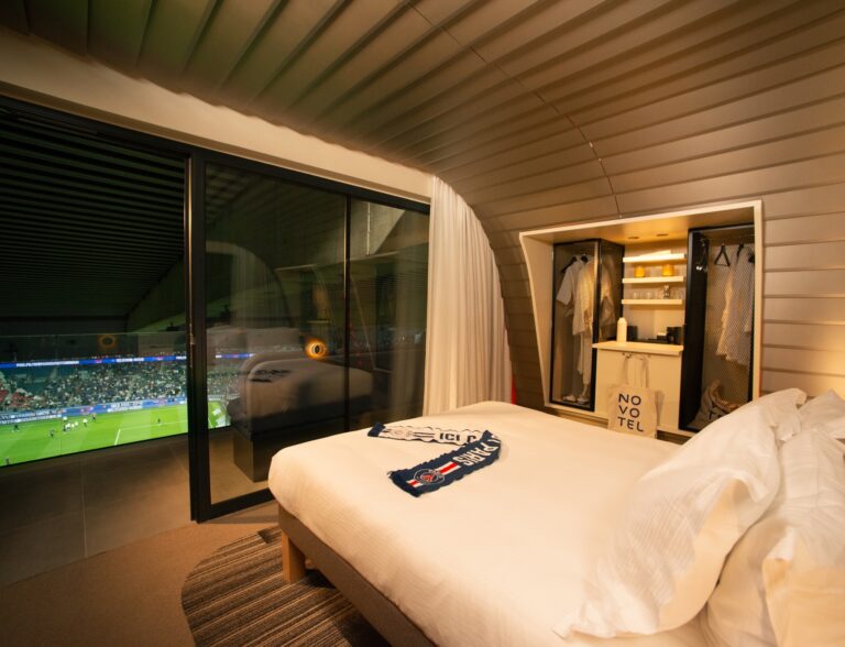 Novotel cria um quarto de hotel no estádio do PSG