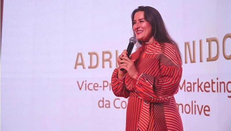 A Colgate realizou um evento exclusivo, em 24 de outubro, em São Paulo, para celebrar o lançamento de seu mais novo produto, o Colgate Total Prevenção Ativa. Com a presença de imprensa, influenciadores e celebridades como Tatá Werneck e Fernanda Gentil, a marca apresentou uma fórmula revolucionária que promete uma nova era na prevenção de problemas bucais.