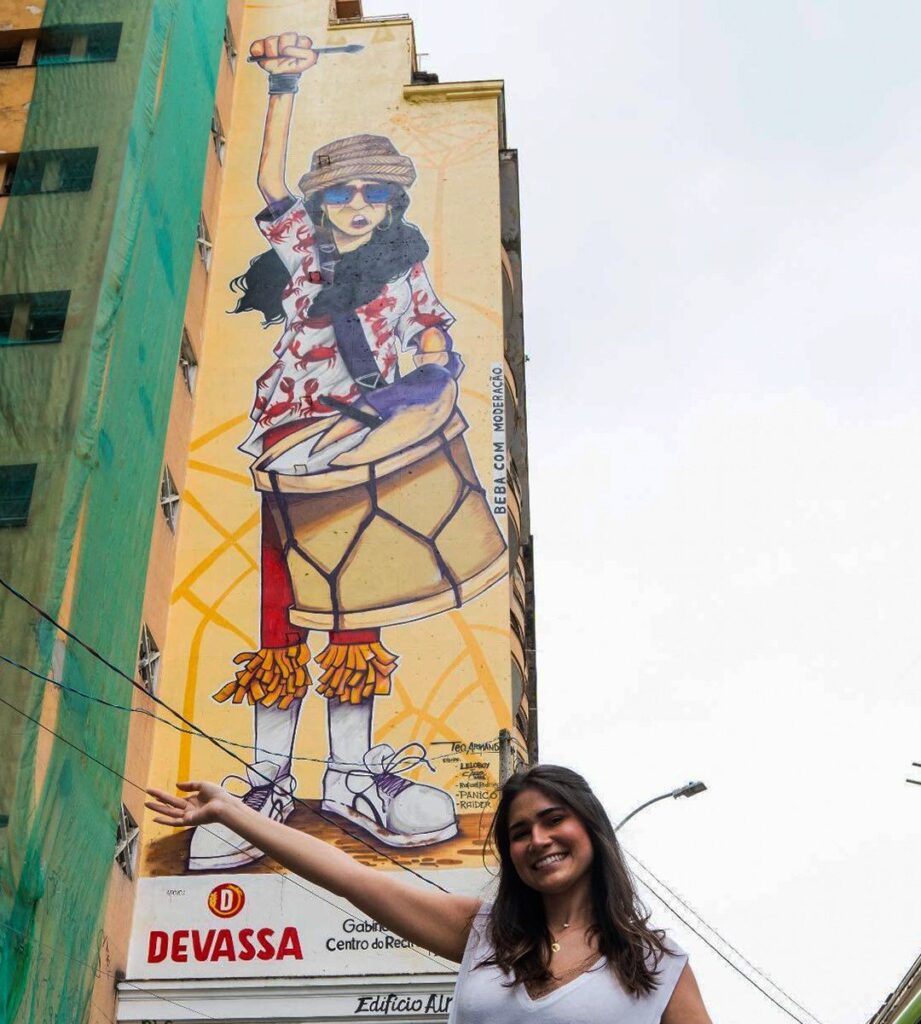 A Onzex, em parceria com a Devassa, entregou um projeto grandioso que promete marcar a história do centro histórico de Recife. Um mural gigante de quase 40 metros de altura, vibrante e cheio de significado, agora adorna um dos espaços mais tradicionais da capital pernambucana.