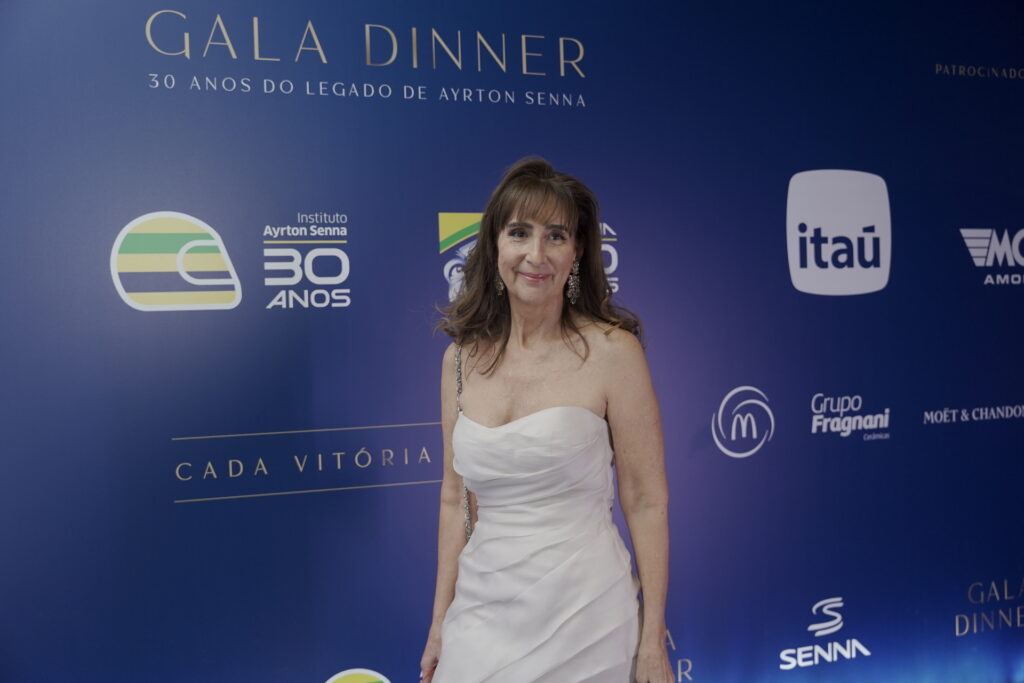 O Clube Monte Líbano, em São Paulo, recebeu de um evento inesquecível na noite de 30 de outubro: um Gala Dinner em homenagem ao legado de Ayrton Senna, tanto nas pistas quanto fora delas. 