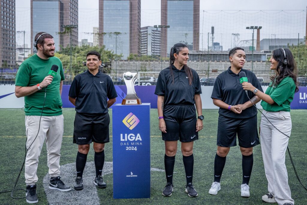 A segunda edição da Liga das Mina, um dos maiores campeonatos de futebol feminino do Brasil, está de volta! A competição, organizada pelo Desimpedidos em parceria com a Nike, terá como palco a Nossa Arena, um espaço dedicado ao esporte feminino localizado na capital paulista. A estreia está marcada para o dia 29 de outubro e promete levar muita emoção para os amantes do futebol.