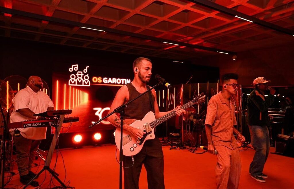 A Smiles, o maior programa de fidelidade do Brasil, completou 30 anos de história com uma festa no Museu do Ipiranga, em São Paulo. O evento, organizado pela Agência Haute, reuniu cerca de 250 convidados, entre eles, jornalistas, colaboradores, parceiros e influenciadores digitais, para celebrar as três décadas de sucesso da marca.