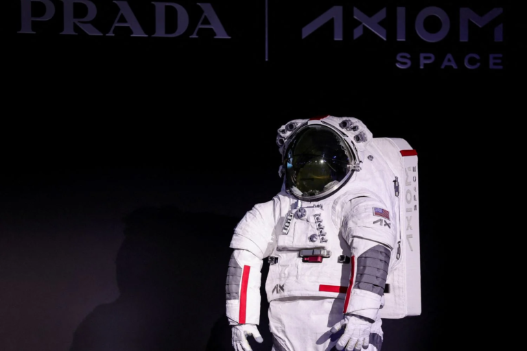 Prada revela traje espacial para a NASA com ação em congresso astronáutico em Milão