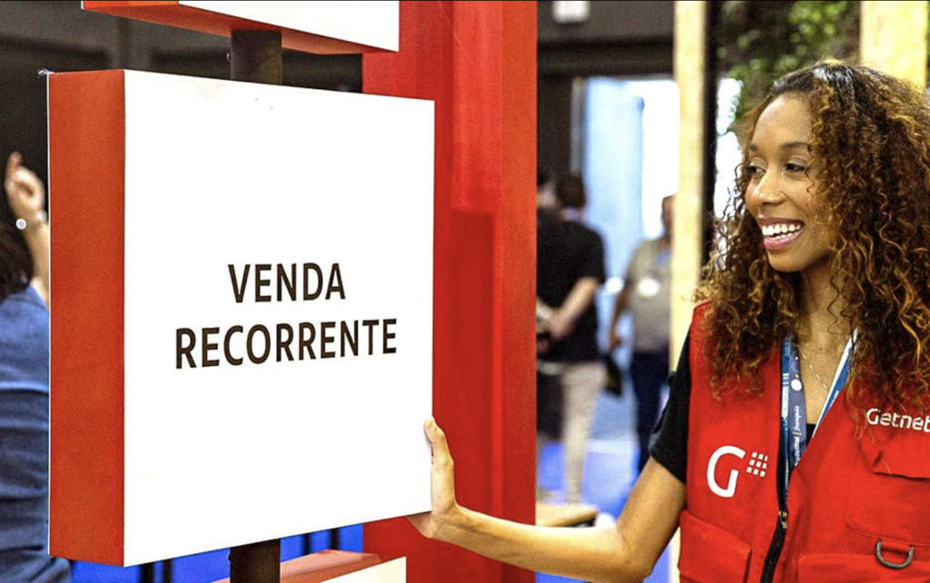 A agência R8 Live mais uma vez demonstrou sua expertise em criar experiências únicas e impactantes, desta vez desenvolvendo um projeto inovador e sustentável para o Santander e Getnet na Expo Franchising ABF Rio, realizada de 7 a 9 de novembro, no Riocentro.