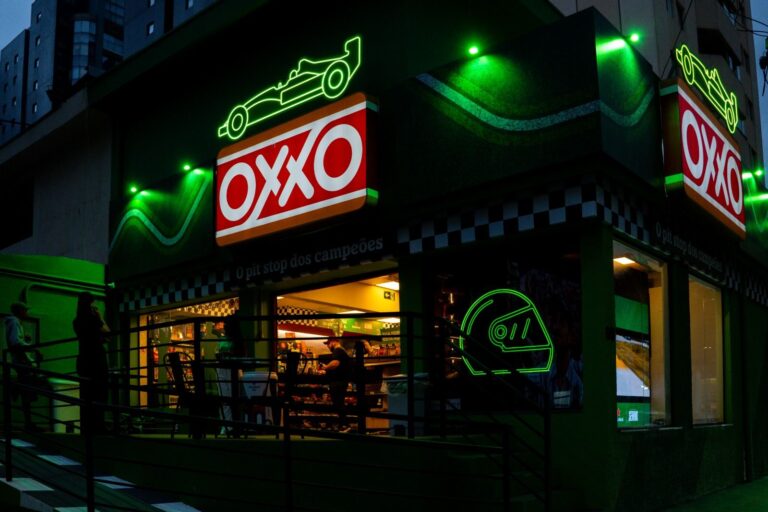 OXXO e Heineken criam loja emblemática em homenagem a Ayrton Senna em SP