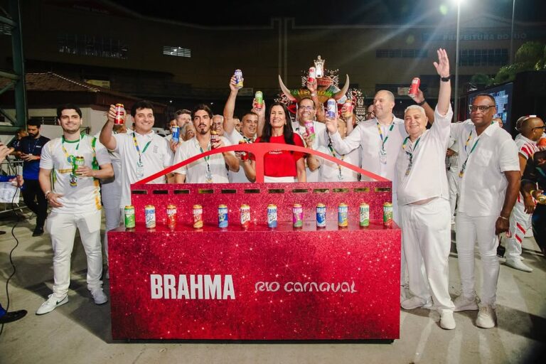 Brahma faz abertura oficial do Carnaval e lança latas temáticas com ação criada pela Agência If