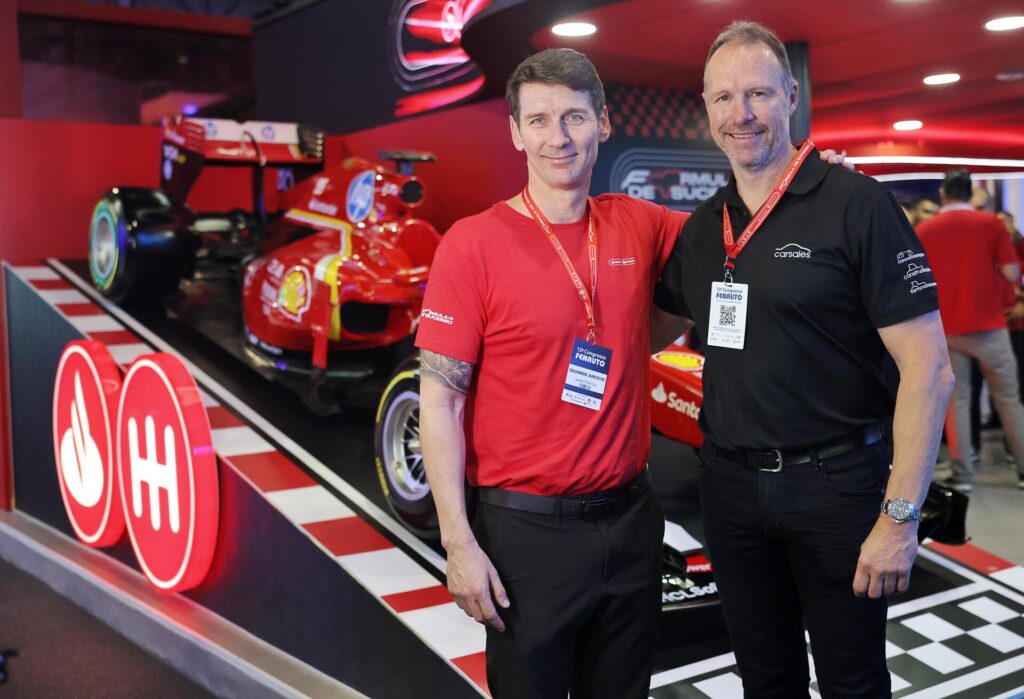 A Webmotors, maior ecossistema automotivo do Brasil, está presente no 13º Congresso Fenauto, o principal evento do setor no país, com um estande repleto de novidades e atrações para os apaixonados por carros. Em parceria com o Banco Santander, a marca criou um espaço interativo com um game temático e a exibição de uma Ferrari modelo Fórmula 1, que promete ser um dos destaques da feira.
