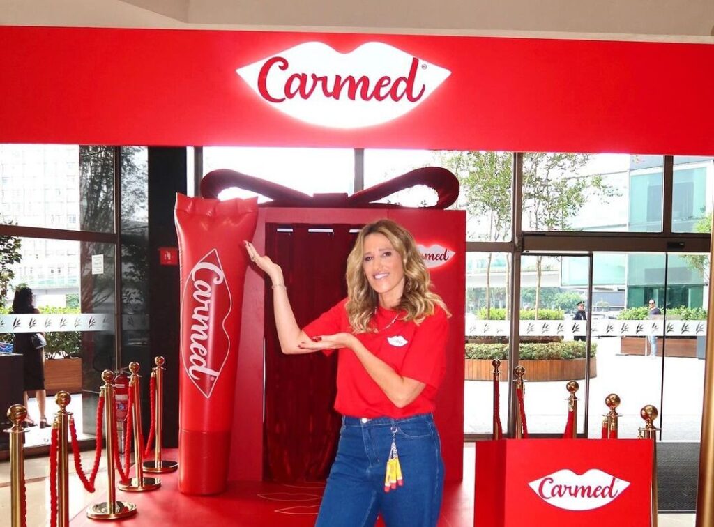 A Carmed acaba de instalar uma cabine de fotos exclusiva no Shopping Eldorado, em São Paulo, proporcionando uma experiência única e divertida para seus consumidores.