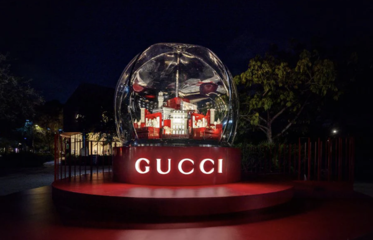 Gucci cria instalação natalina em Miami