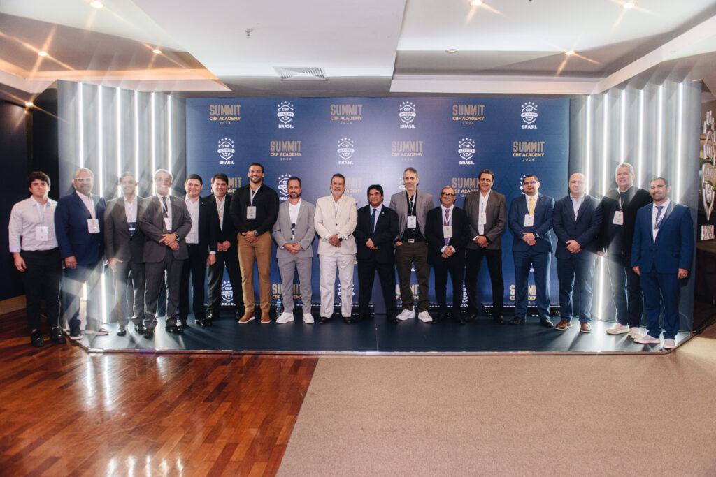 A CBF Academy, unidade educacional da Confederação Brasileira de Futebol, realizou com grande sucesso a primeira edição do Summit CBF Academy no dia 26 de novembro. O evento, que aconteceu no hotel Tivoli Mofarrej, em São Paulo, reuniu cerca de 1.200 profissionais do futebol, gestores e personalidades do esporte, para debater os principais desafios e oportunidades do futebol brasileiro.