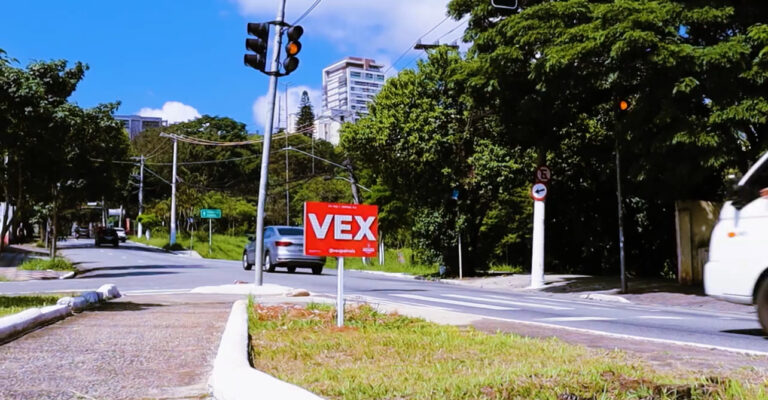 VEX vai além do OOH e apoia o programa “Adote uma Praça” em SP