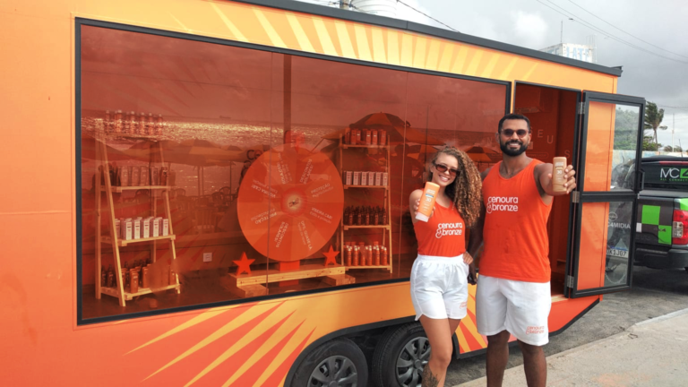 Cenoura & Bronze leva proteção solar às cidades brasileiras com branded truck e ativações