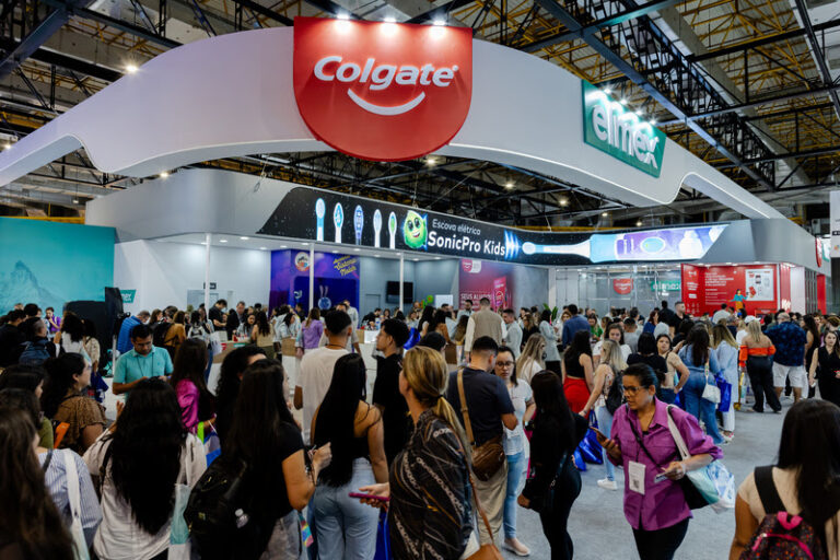 Colgate leva o maior estande do Congresso Internacional de Odontologia de São Paulo