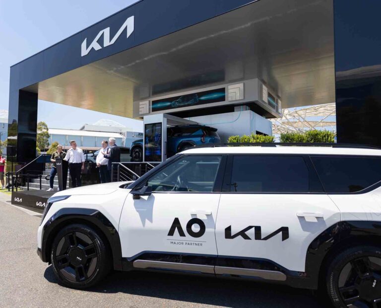 Kia eletrifica o Australian Open 2025 e reforça compromisso com mobilidade sustentável