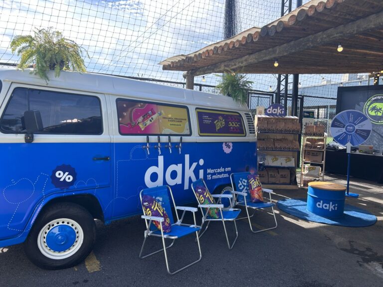 Daki leva kombi interativa com ativações especiais por São Paulo