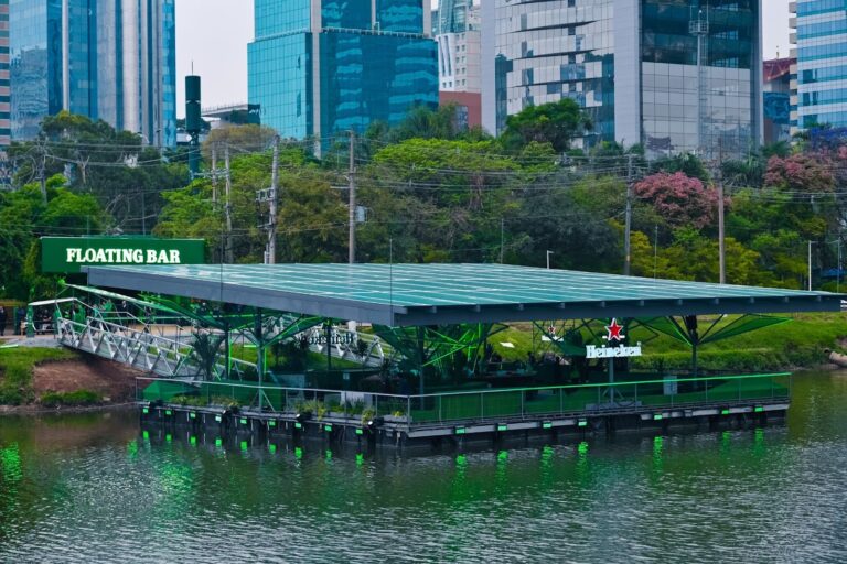 Heineken Floating Bar desembarca em Porto Alegre