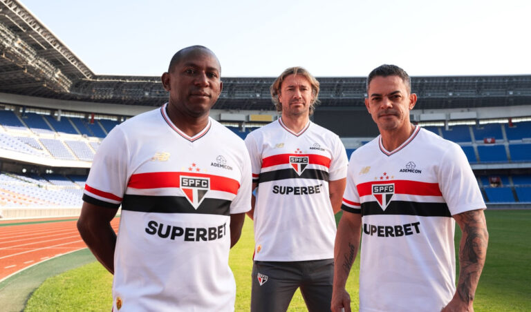 São Paulo FC e New Balance celebram 20 anos do Tri Mundial com nova camisa para 2025