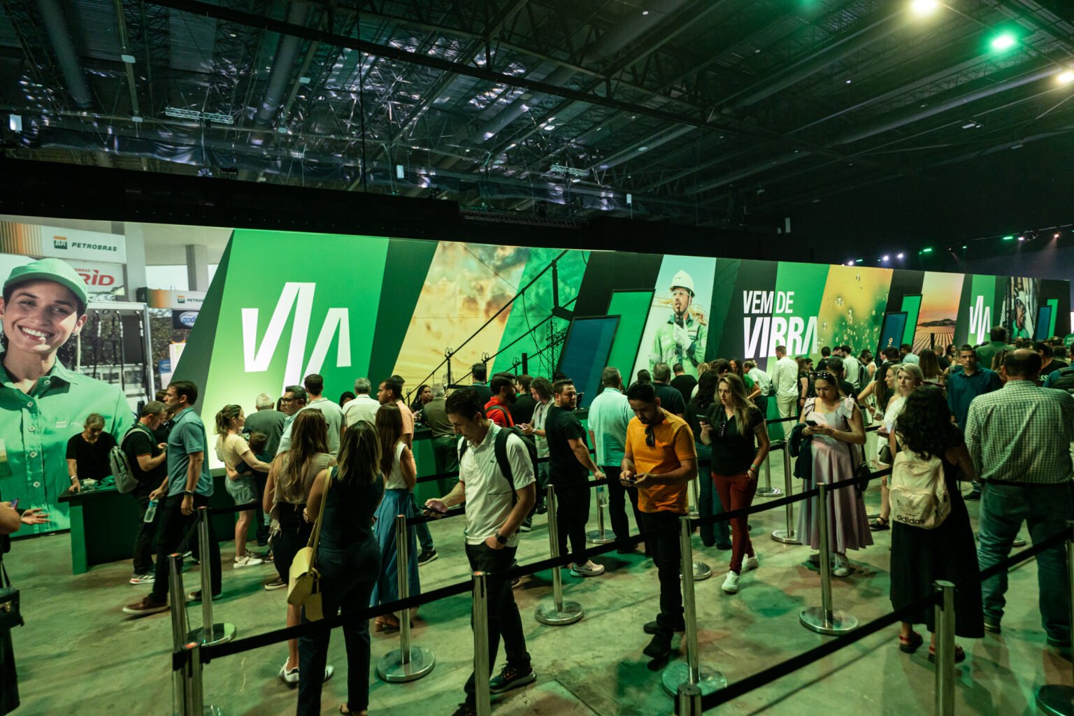 Vibia Evento Vibra e Banco_ reúnem mais de 4 mil pessoas no