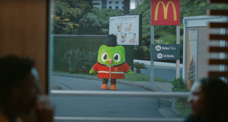 McDonald’s e Duolingo se unem para o lançamento do McFish & Chips no Brasil