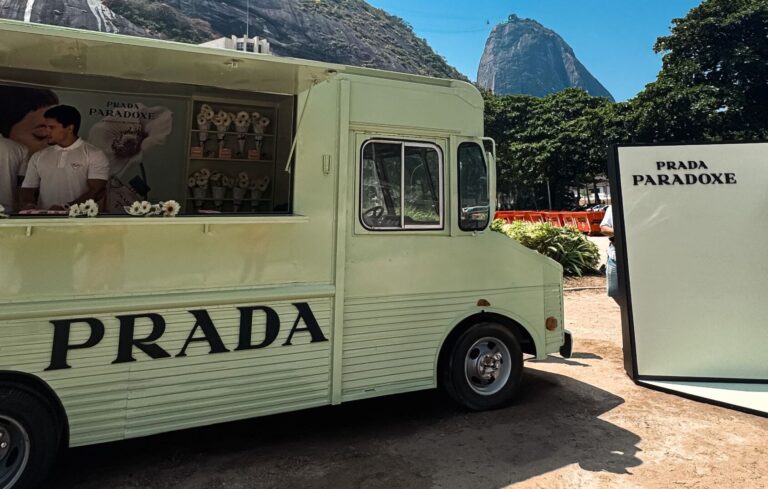 V3A traz para o Brasil a ativação global Prada Flower Market