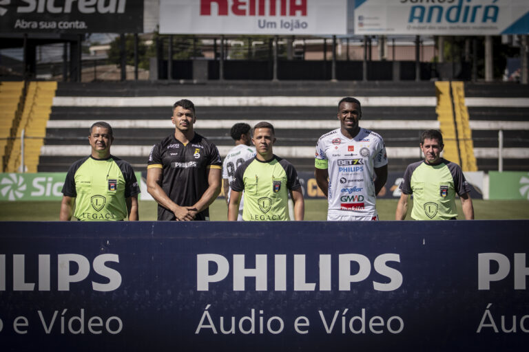 Philips anuncia patrocínio ao time de futebol amador Reversão em ação com o Operário